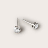 Bezel Studs Medium (0.50tcw)