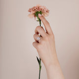 Pisara Solitaire-sormus halolla